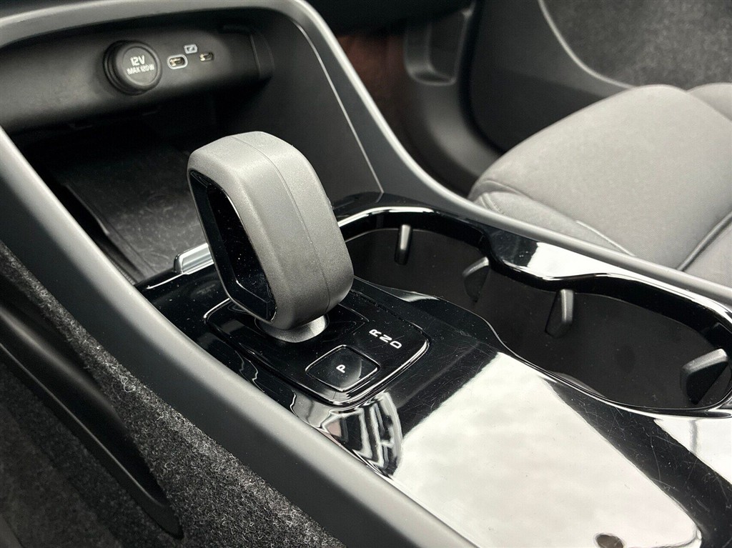 Volvo XC40 P8 Recharge Twin Ultimate AWD 408HK 5d Aut. - Image 17
