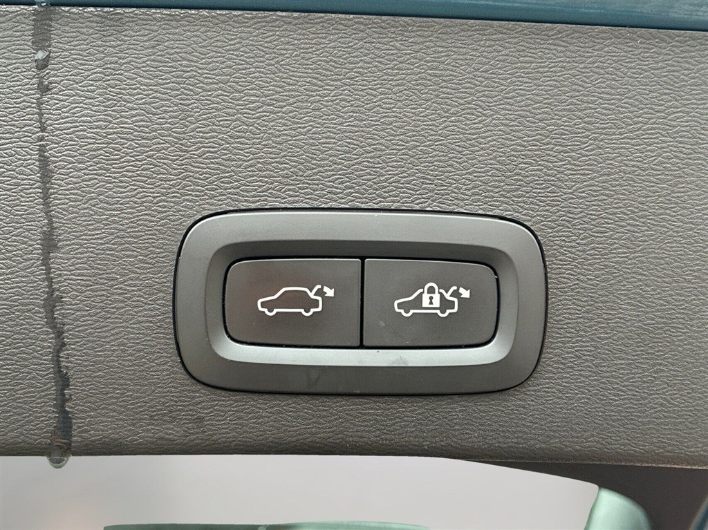 Volvo XC40 P8 Recharge Twin Ultimate AWD 408HK 5d Aut. - Image 18