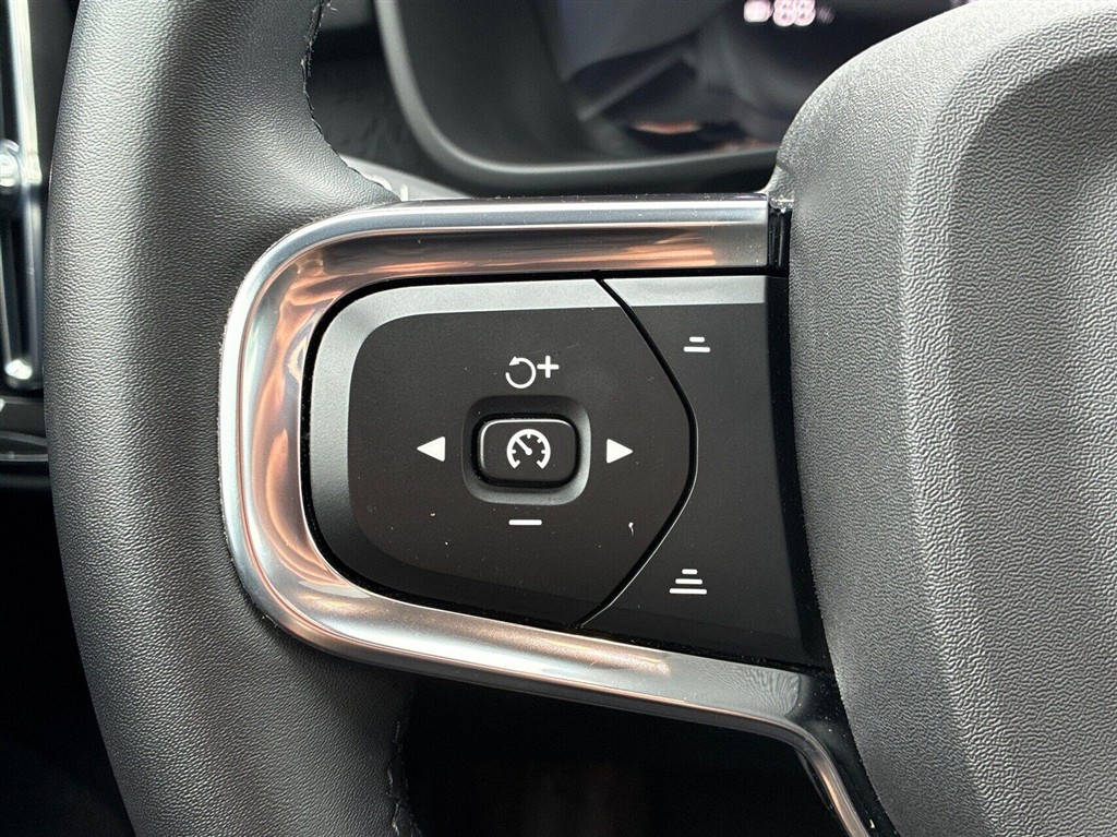 Volvo XC40 P8 Recharge Twin Ultimate AWD 408HK 5d Aut. - Image 23
