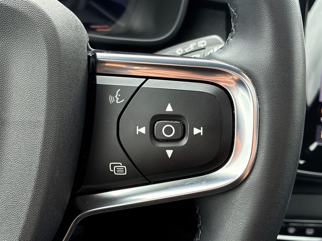Volvo XC40 P8 Recharge Twin Ultimate AWD 408HK 5d Aut. - Image 24
