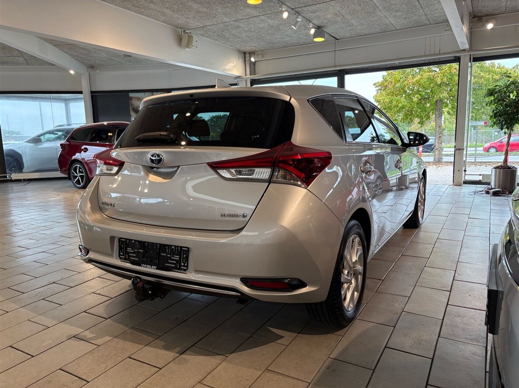 Toyota Auris 1,8 Hybrid H2 Comfort 136HK 5d Aut. - Image 4
