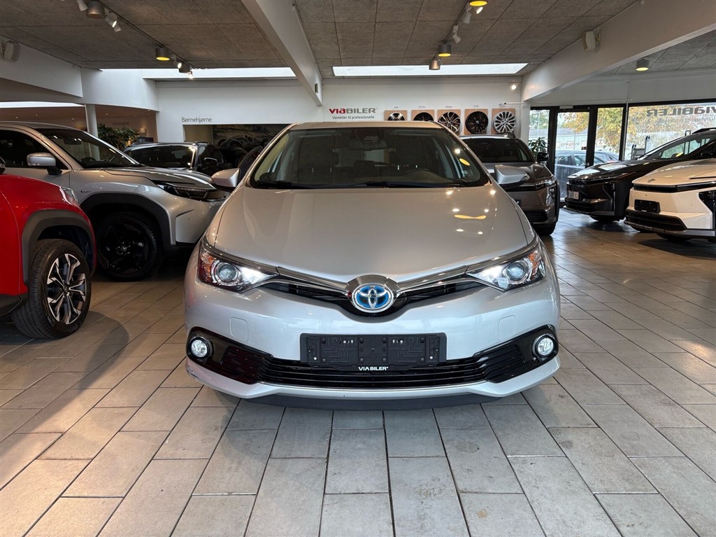 Toyota Auris 1,8 Hybrid H2 Comfort 136HK 5d Aut. - Image 5