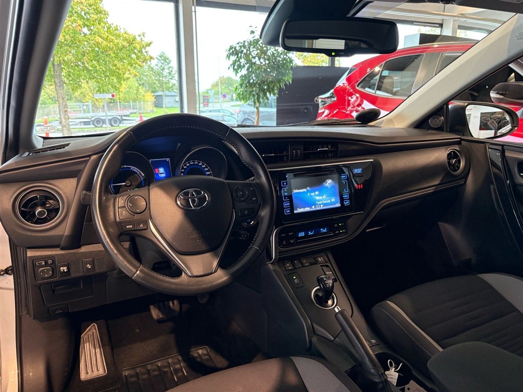 Toyota Auris 1,8 Hybrid H2 Comfort 136HK 5d Aut. - Image 9
