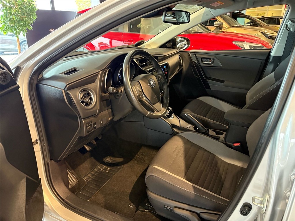 Toyota Auris 1,8 Hybrid H2 Comfort 136HK 5d Aut. - Image 10