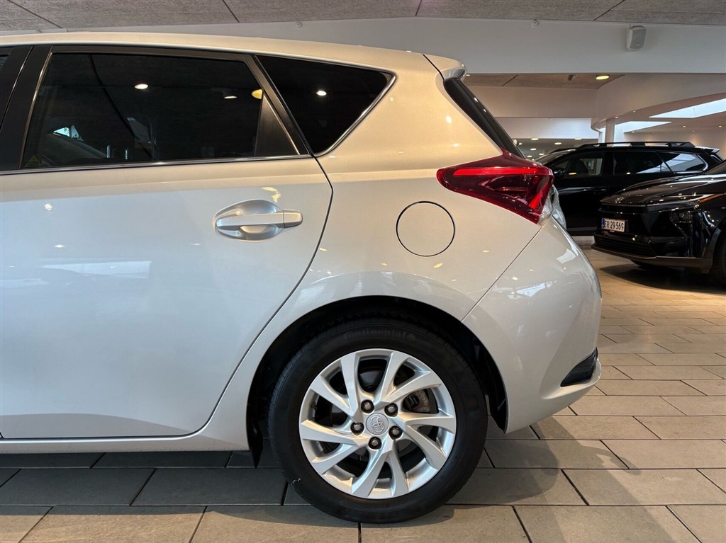 Toyota Auris 1,8 Hybrid H2 Comfort 136HK 5d Aut. - Image 19