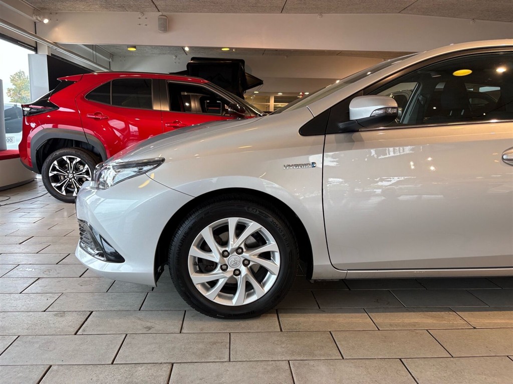 Toyota Auris 1,8 Hybrid H2 Comfort 136HK 5d Aut. - Image 20
