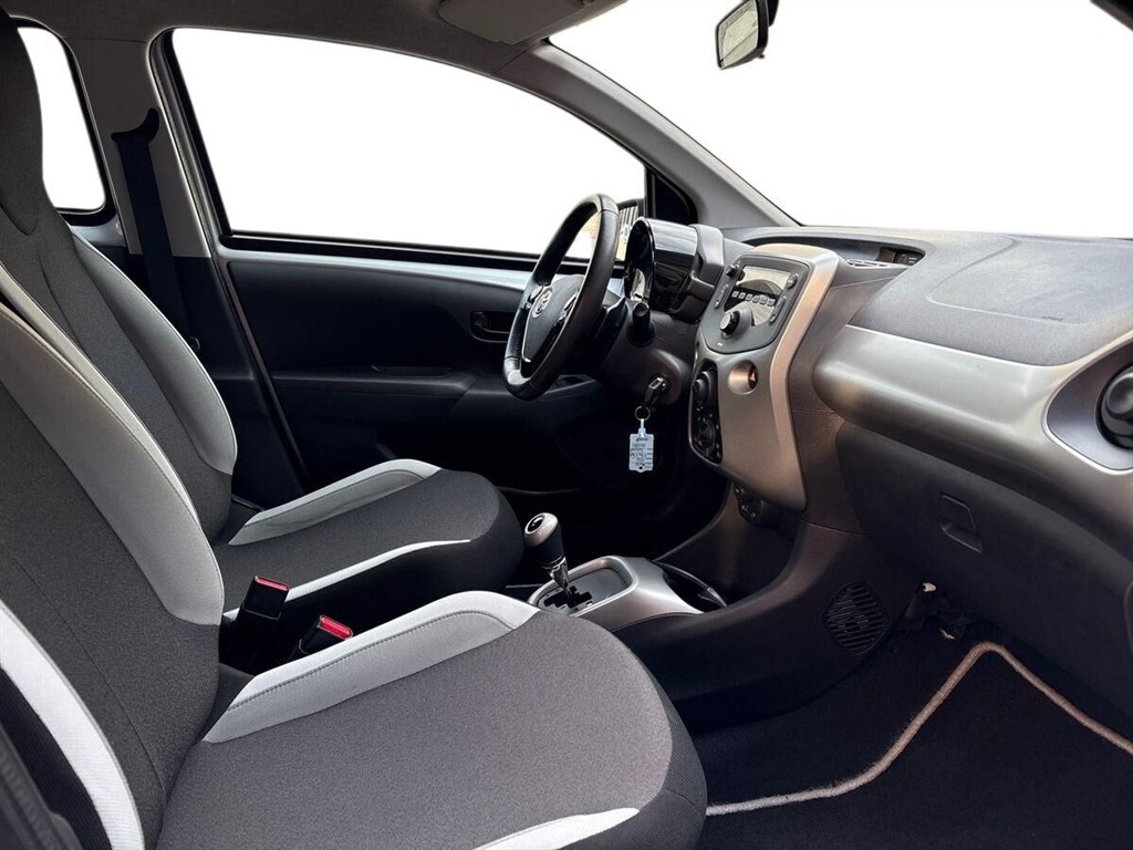 Toyota Aygo 1,0 VVT-I X-Play Air X-Shift 69HK 5d Aut. - Image 9