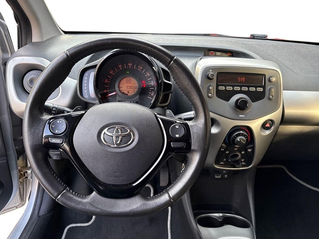 Toyota Aygo 1,0 VVT-I X-Play Air X-Shift 69HK 5d Aut. - Image 12