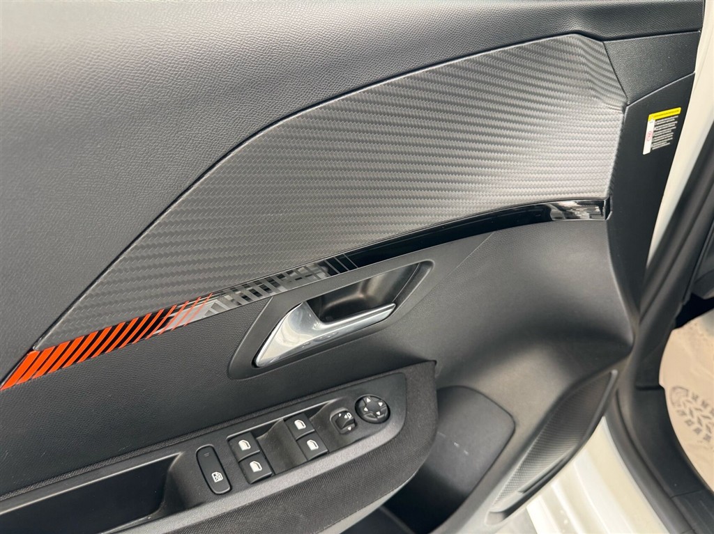Peugeot e-208 EL Active 136HK 5d Aut. - Image 13