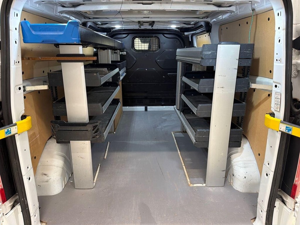 Ford Transit Custom 320 L2H1 2,0 TDCi Sport 185HK Van 6g Aut. - Image 13
