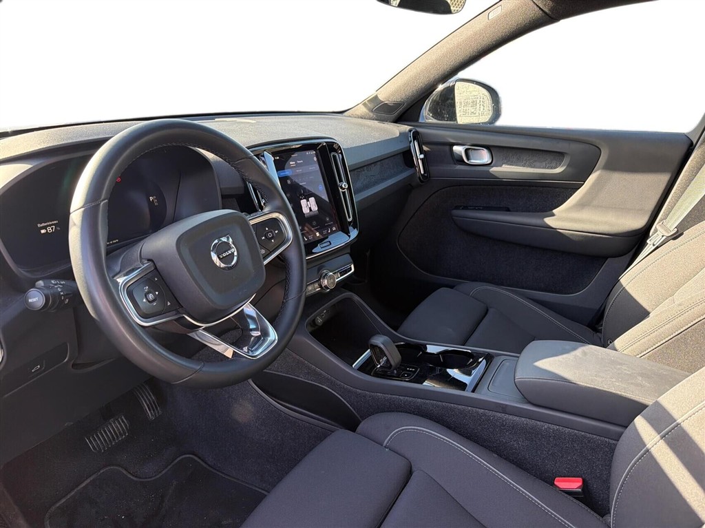 Volvo XC40 Recharge Extended Range Core 252HK 5d Aut. - Image 15