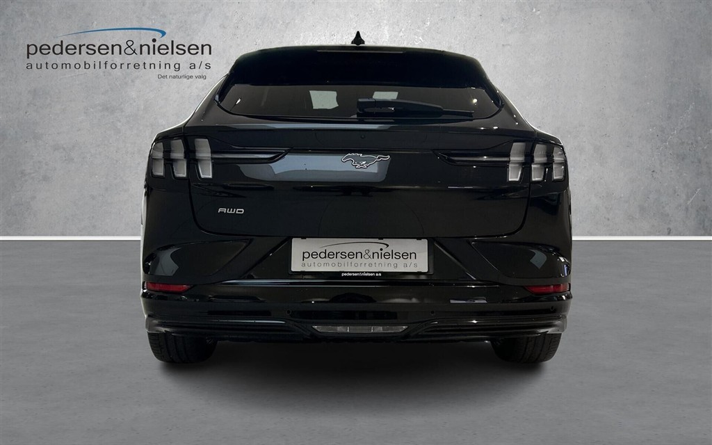 Ford Mustang Mach-E EL SR Premium AWD 269HK 5d Aut. - Image 4