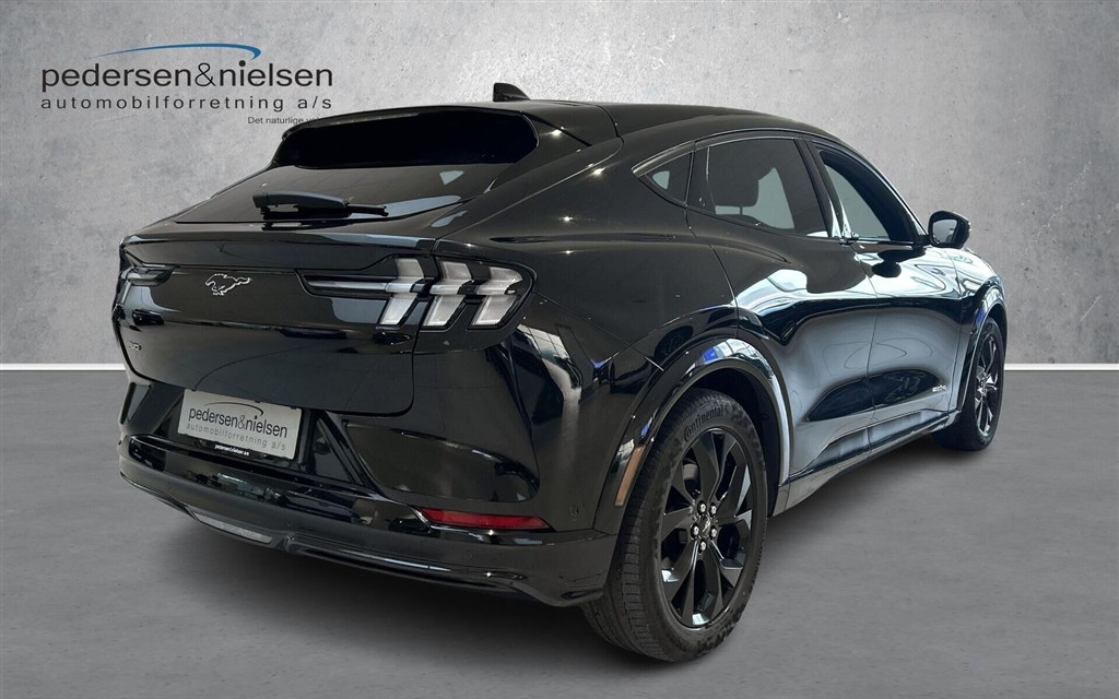 Ford Mustang Mach-E EL SR Premium AWD 269HK 5d Aut. - Image 5