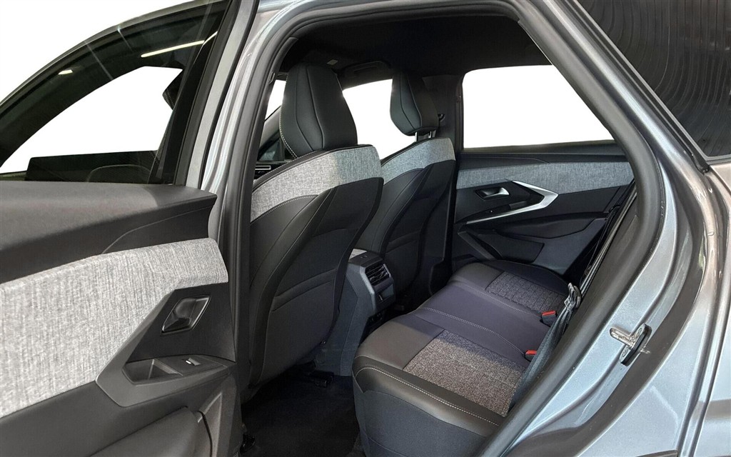 Peugeot e-3008 EL Allure 210HK 5d Aut. - Image 10