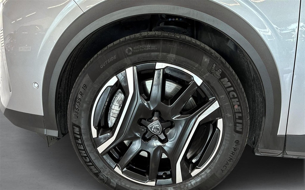 Peugeot e-3008 EL Allure 210HK 5d Aut. - Image 16