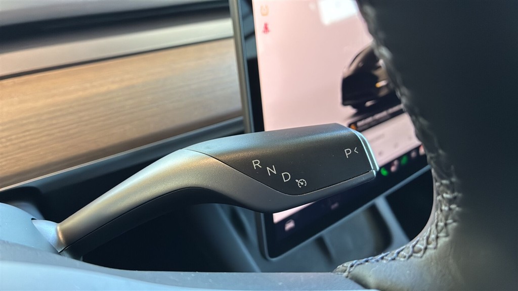 Tesla Model Y EL Long Range AWD 514HK 5d Aut. - Image 13