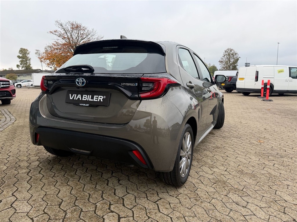 Toyota Yaris 1,5 Hybrid Active Technology 116HK 5d Trinl. Gear - Image 6