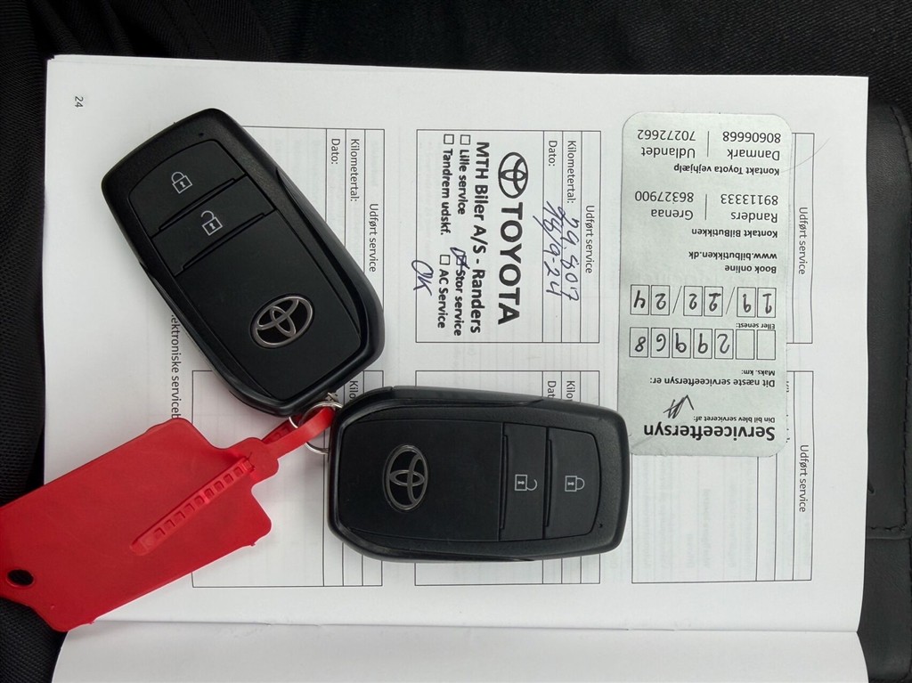 Toyota Yaris 1,5 Hybrid Active Technology 116HK 5d Trinl. Gear - Image 8