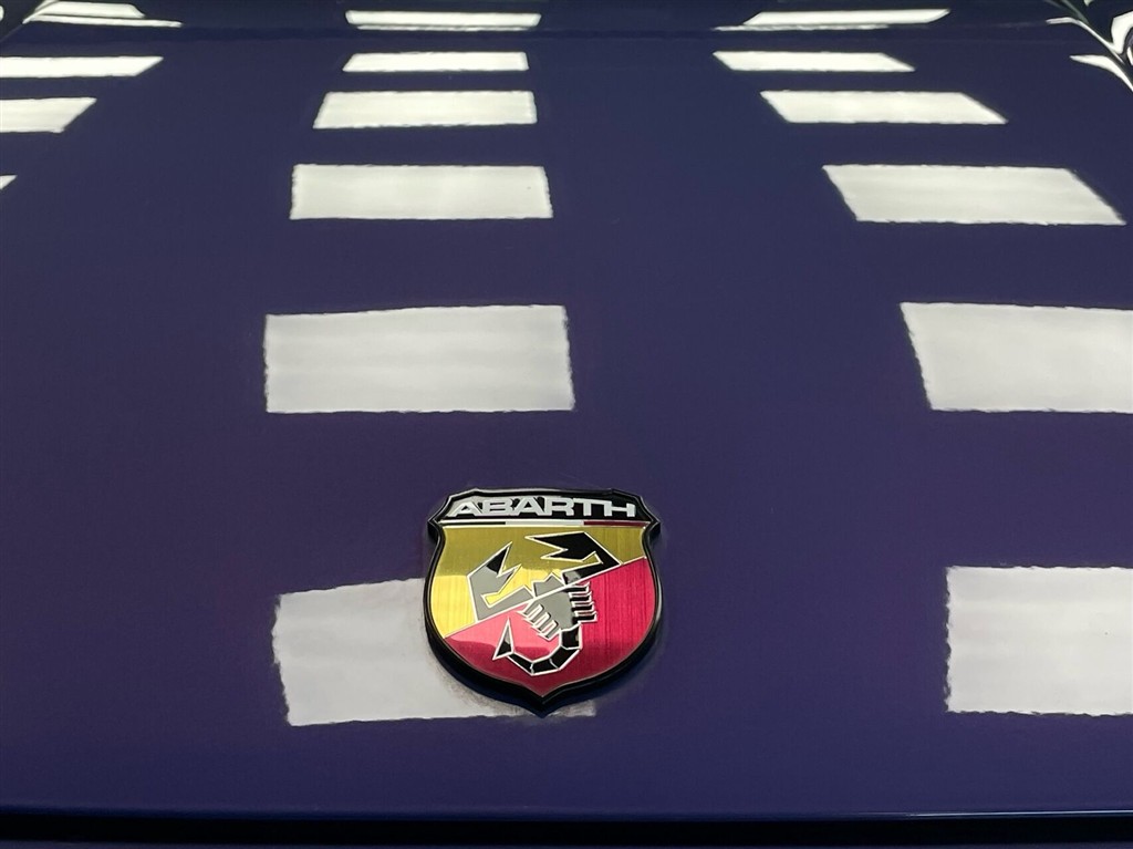 Abarth 600e EL Scorpionissima 281HK 5d Aut. - Image 3