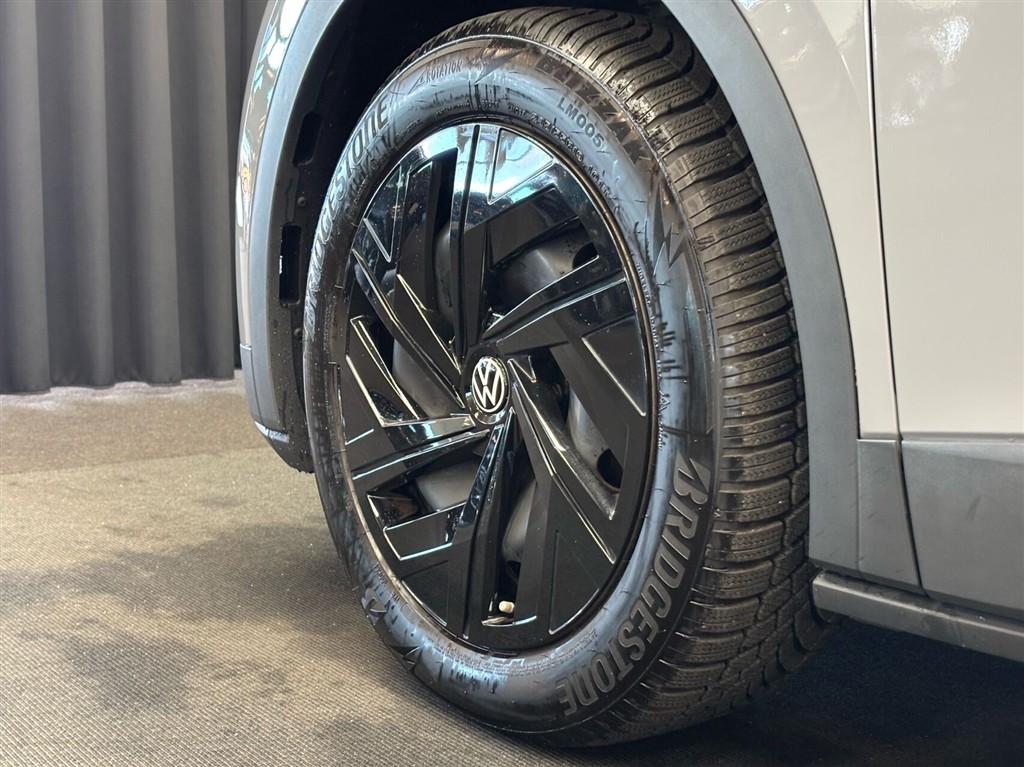 VW ID.4 EL Pro Performance 204HK 5d Aut. - Image 5