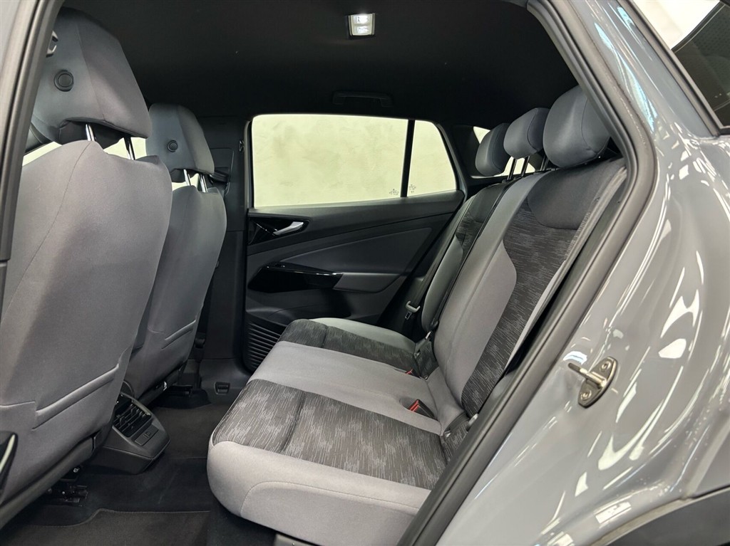 VW ID.4 EL Pro Performance 204HK 5d Aut. - Image 8