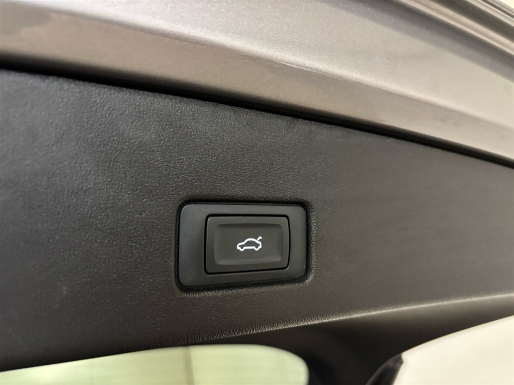 Audi Q4 40 E-tron Attitude 204HK 5d Aut. - Image 6