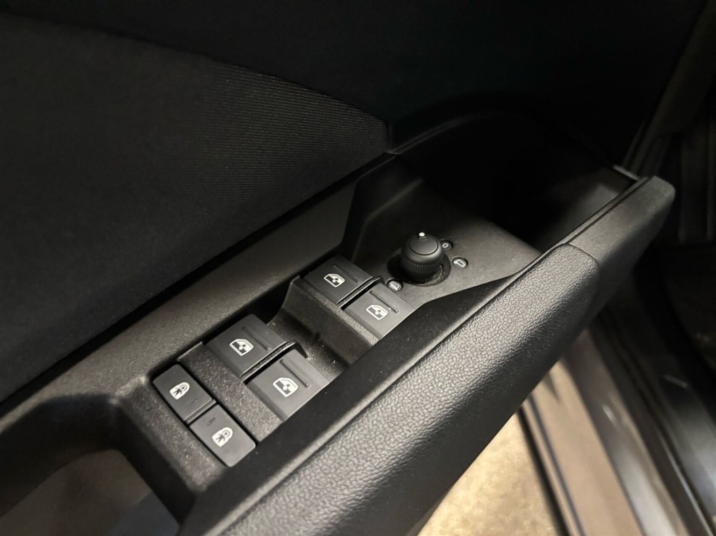 Audi Q4 40 E-tron Attitude 204HK 5d Aut. - Image 8