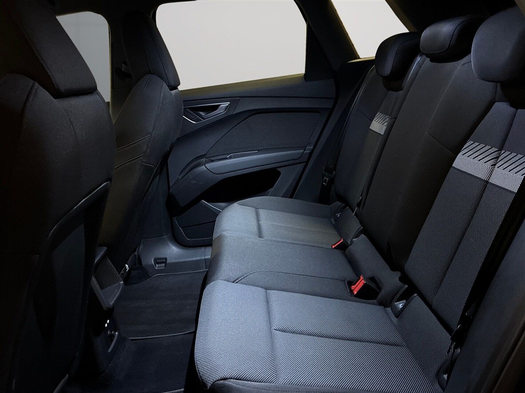 Audi Q4 40 E-tron Attitude 204HK 5d Aut. - Image 9