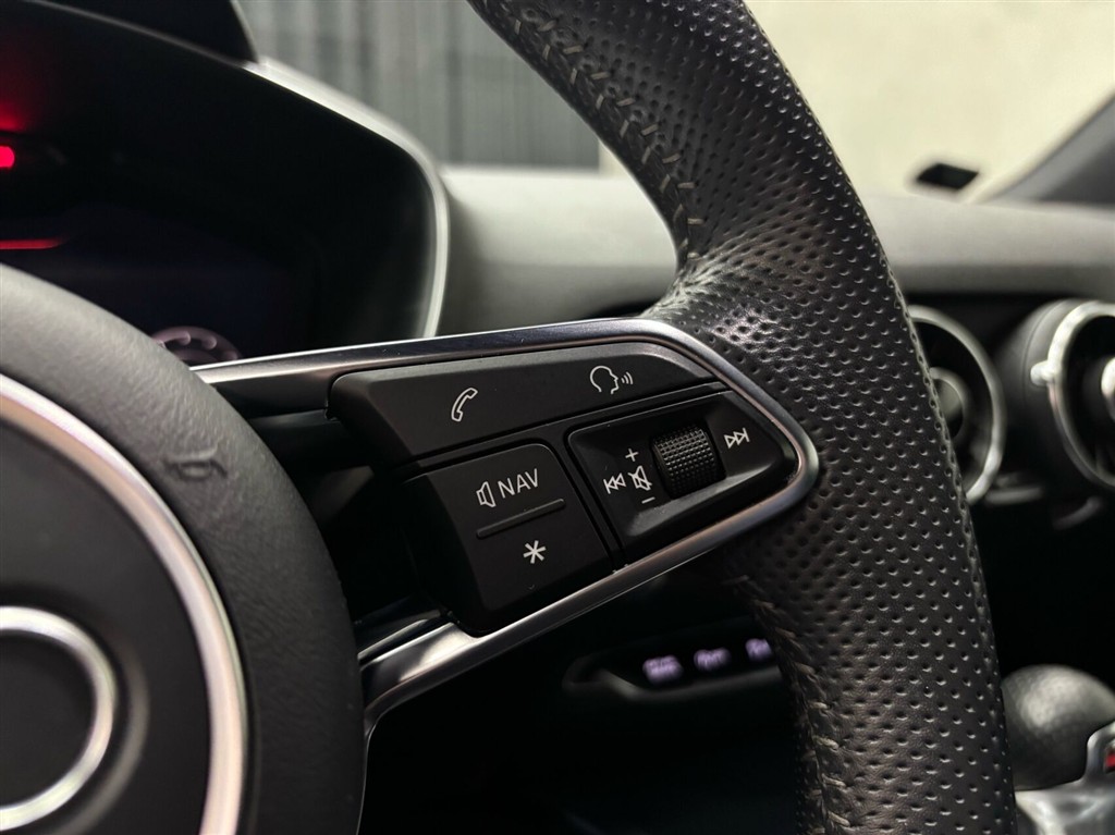 Audi TT 2,0 40 TFSI S Line Edition S Tronic 197HK 2d 7g Aut. - Image 25