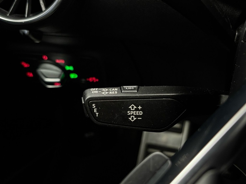 Audi TT 2,0 40 TFSI S Line Edition S Tronic 197HK 2d 7g Aut. - Image 33