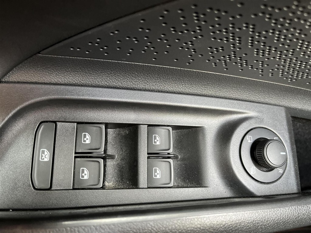 Skoda Enyaq 80 iV Selection Suite 204HK 5d Aut. - Image 30