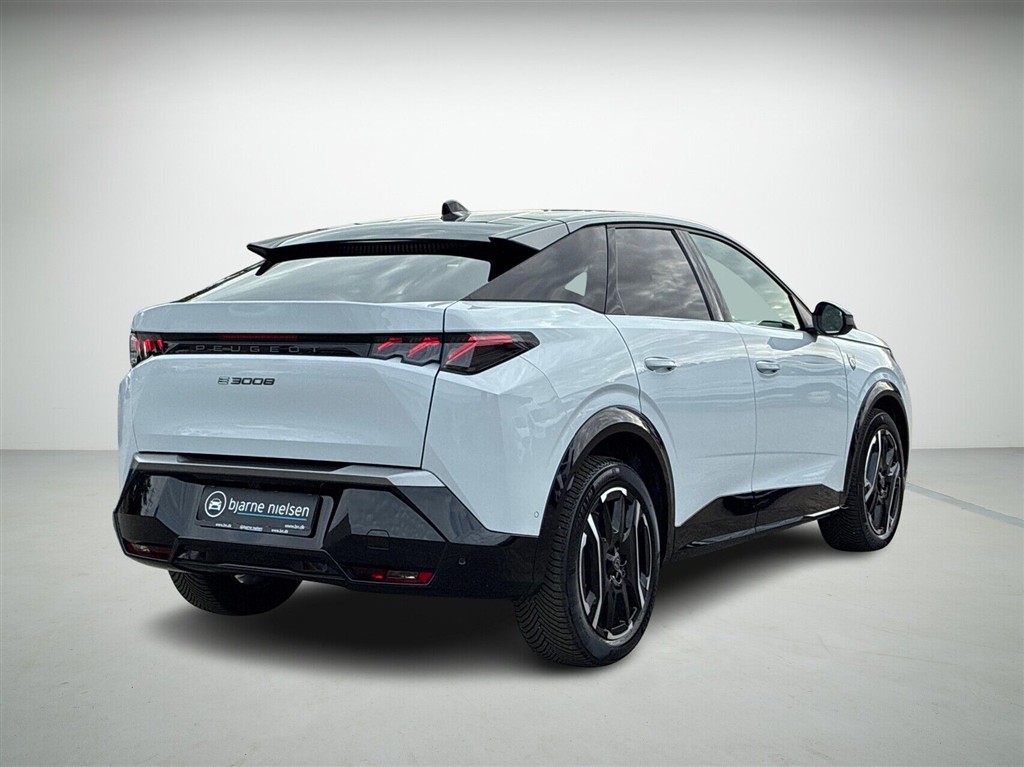 Peugeot e-3008 EL GT Pack 210HK 5d Aut. - Image 2