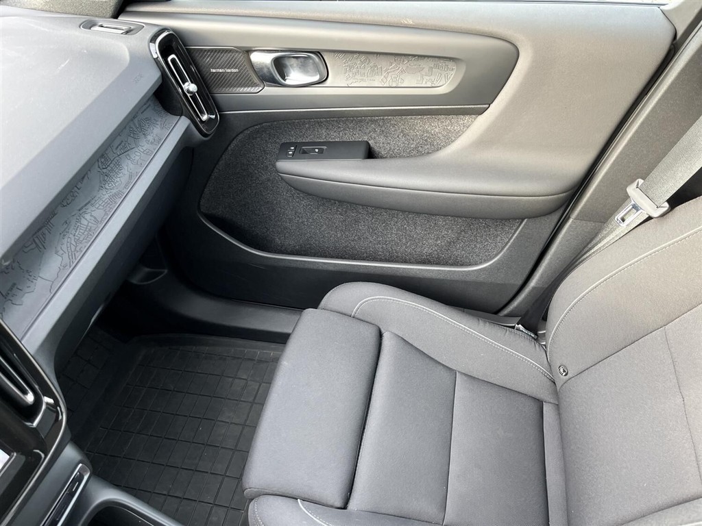 Volvo C40 Recharge Extended Range Ultimate 252HK 5d Aut. - Image 18