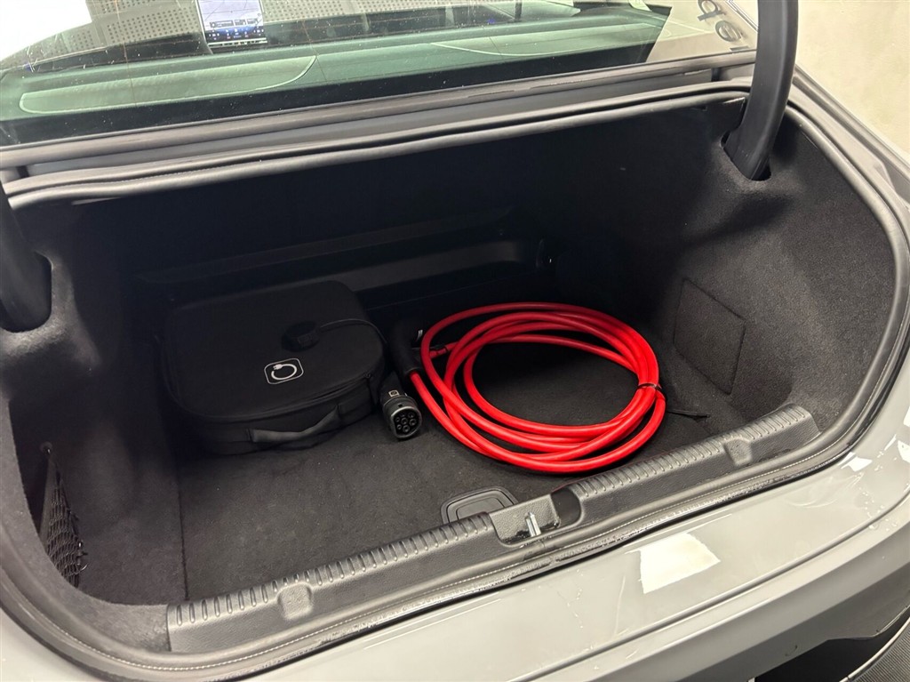 Mercedes-Benz EQE 300 EL Electric Art 245HK Aut. - Image 8