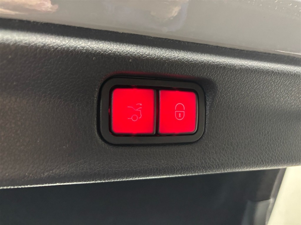 Mercedes-Benz EQE 300 EL Electric Art 245HK Aut. - Image 9
