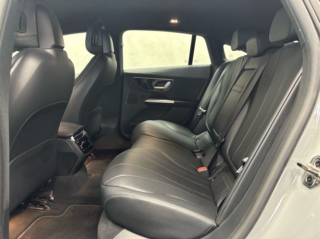 Mercedes-Benz EQE 300 EL Electric Art 245HK Aut. - Image 11
