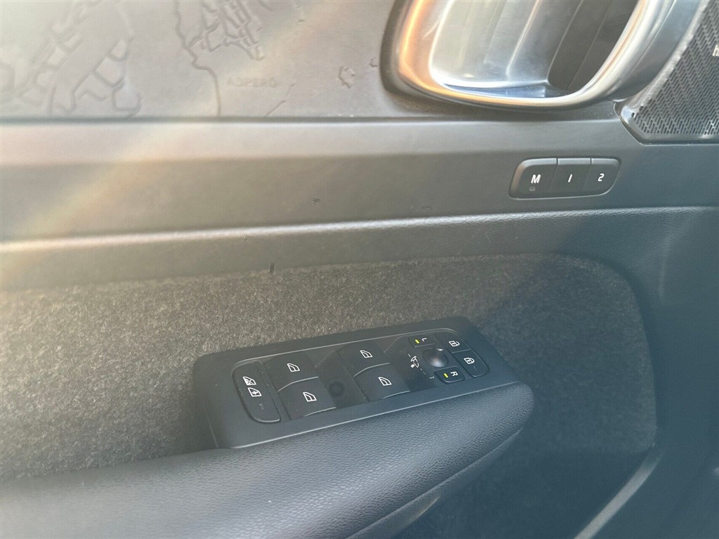 Volvo C40 Recharge Extended Range Ultimate 252HK 5d Aut. - Image 18