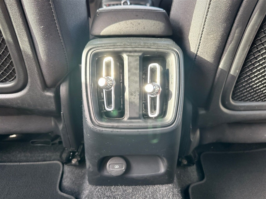 Volvo C40 Recharge Extended Range Ultimate 252HK 5d Aut. - Image 19