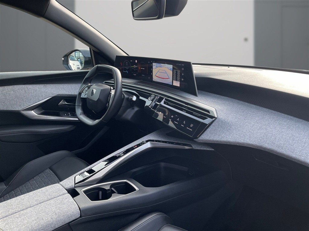 Peugeot e-3008 EL Allure 210HK 5d Aut. - Image 9