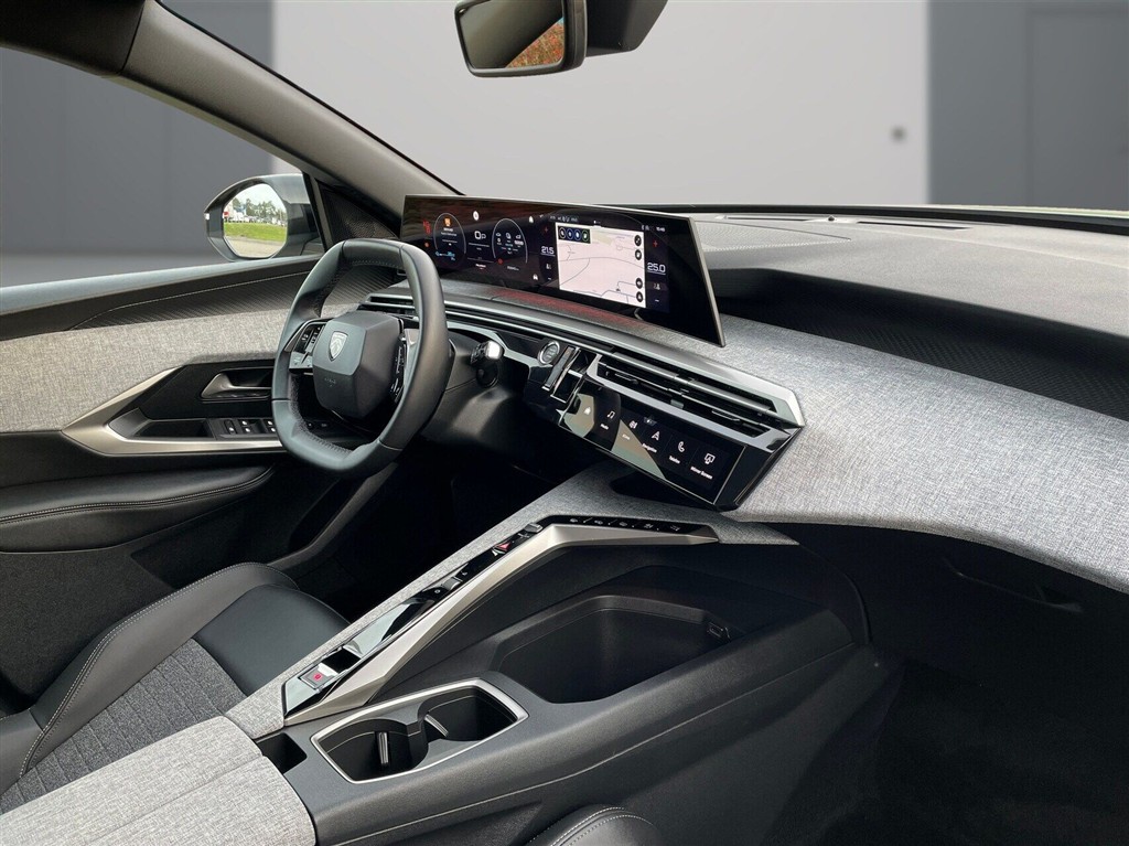 Peugeot e-3008 EL Allure 210HK 5d Aut. - Image 8