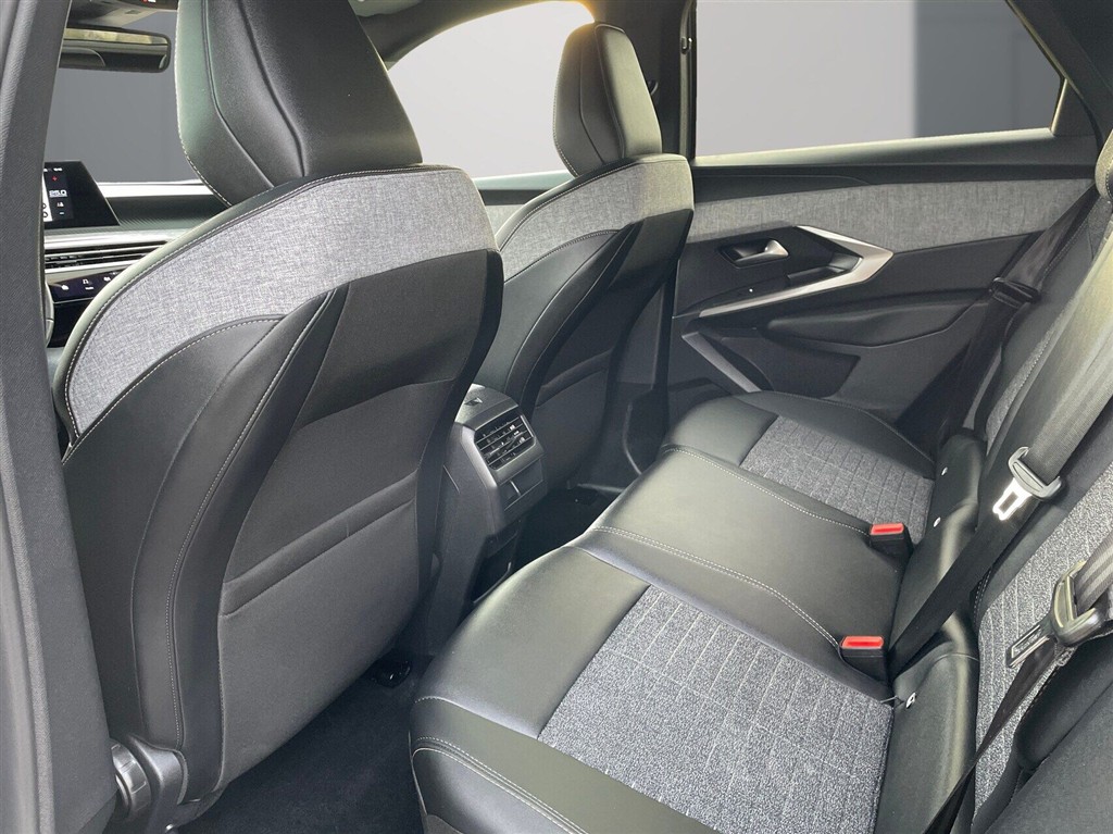 Peugeot e-3008 EL Allure 210HK 5d Aut. - Image 10
