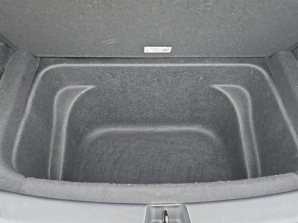 Tesla Model Y EL RWD 299HK 5d Aut. - Image 11