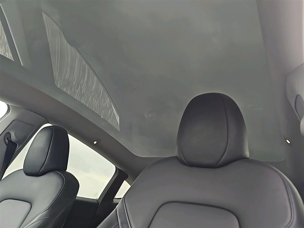 Tesla Model Y EL RWD 299HK 5d Aut. - Image 16