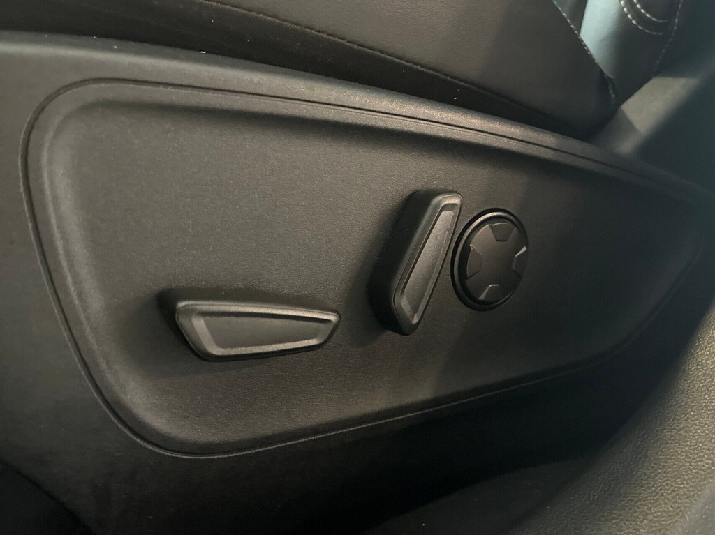 Ford Kuga 2,5 Plugin-hybrid Active X CVT 243HK 5d Aut. - Image 26