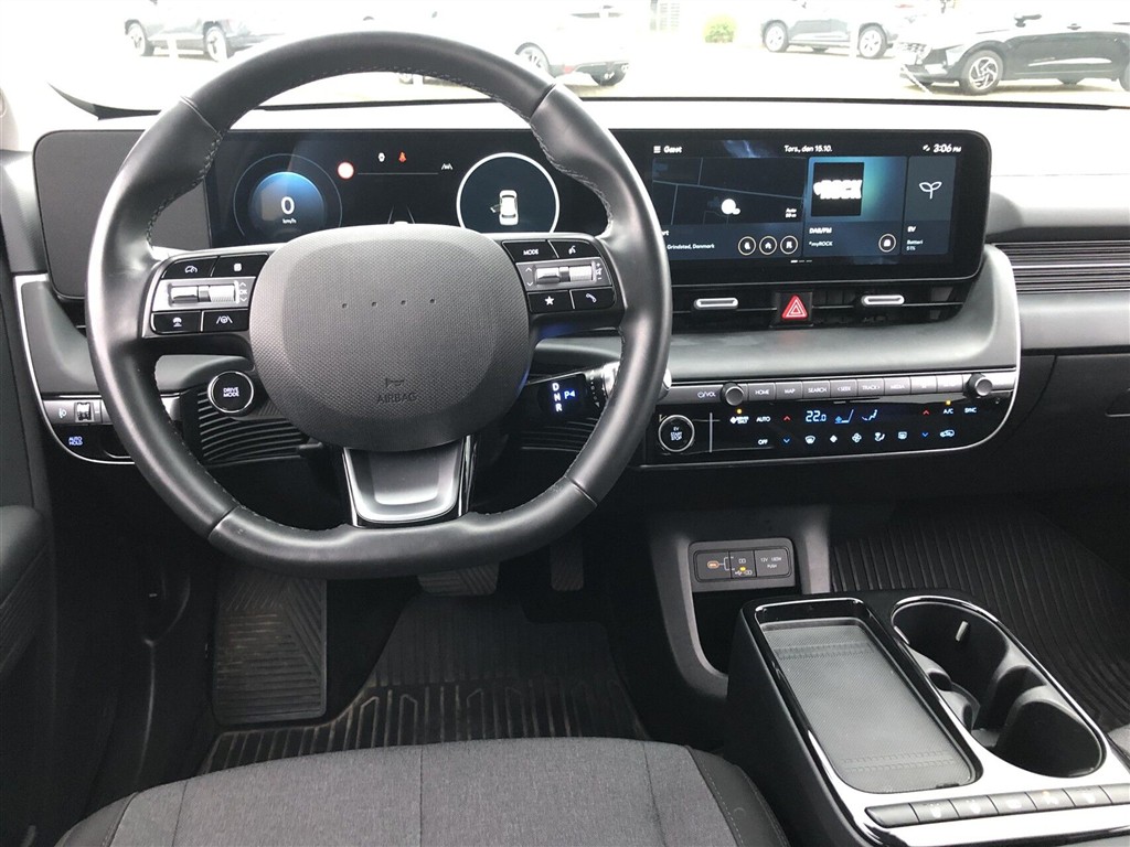 Hyundai Ioniq 5 Electric 84 kWh Essential 229HK 5d Aut. - Image 7