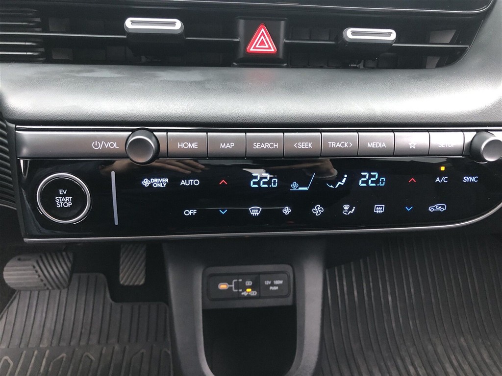 Hyundai Ioniq 5 Electric 84 kWh Essential 229HK 5d Aut. - Image 12