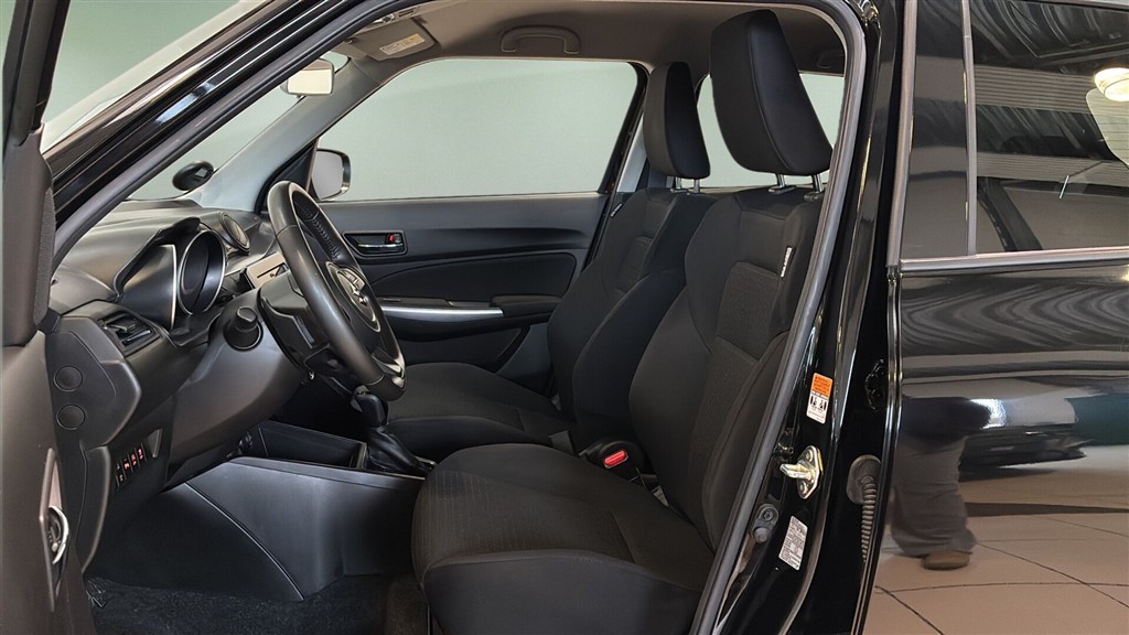 Suzuki Swift 1,2 Dualjet Mild hybrid Exclusive AEB CVT 83HK 5d Trinl. Gear - Image 5