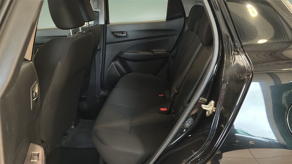 Suzuki Swift 1,2 Dualjet Mild hybrid Exclusive AEB CVT 83HK 5d Trinl. Gear - Image 6
