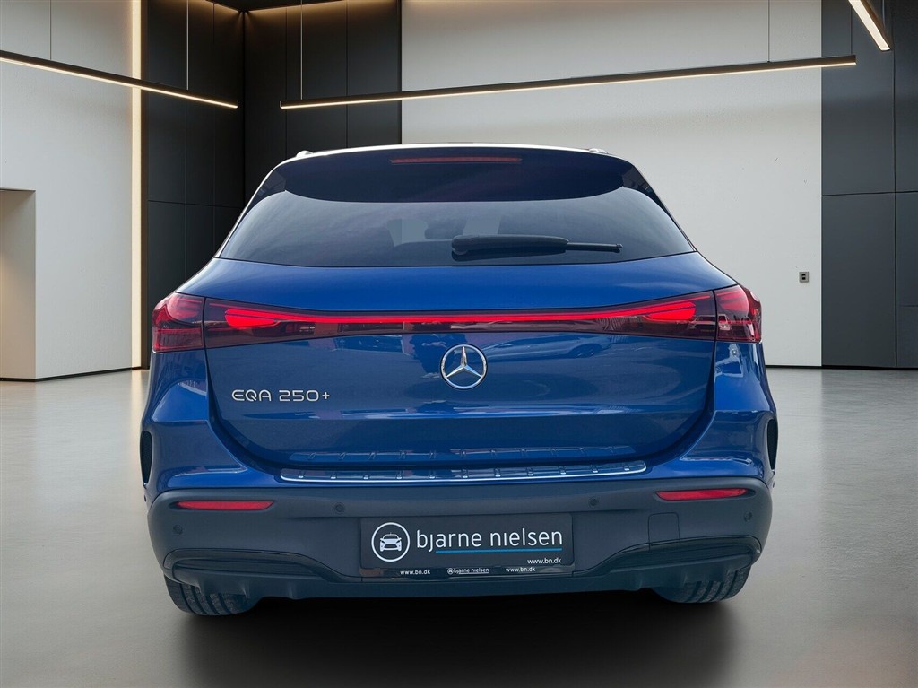 Mercedes-Benz EQA 250+ EL AMG Line 190HK 5d Aut. - Image 3