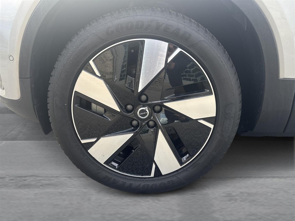 Volvo XC40 Recharge Twin Ultimate AWD 408HK 5d Aut. - Image 10